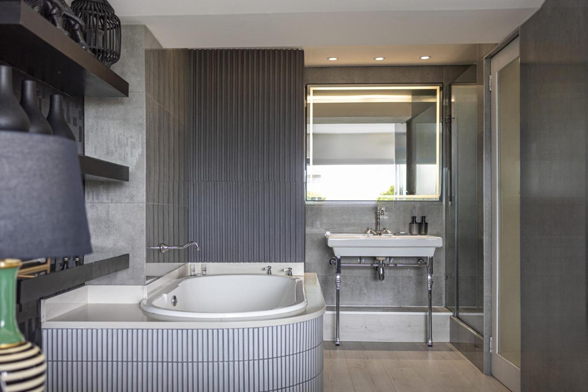 Clifton Yolo Spaces - Clifton Beachfront Executive Apartment เคปทาวน์ ภายนอก รูปภาพ